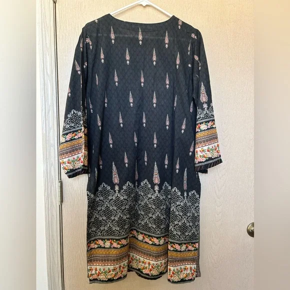 Plus Sized Indian Kurta Top with Embroidery Flowers - Bin Saeed - Size 18 - Picture 2 of 6